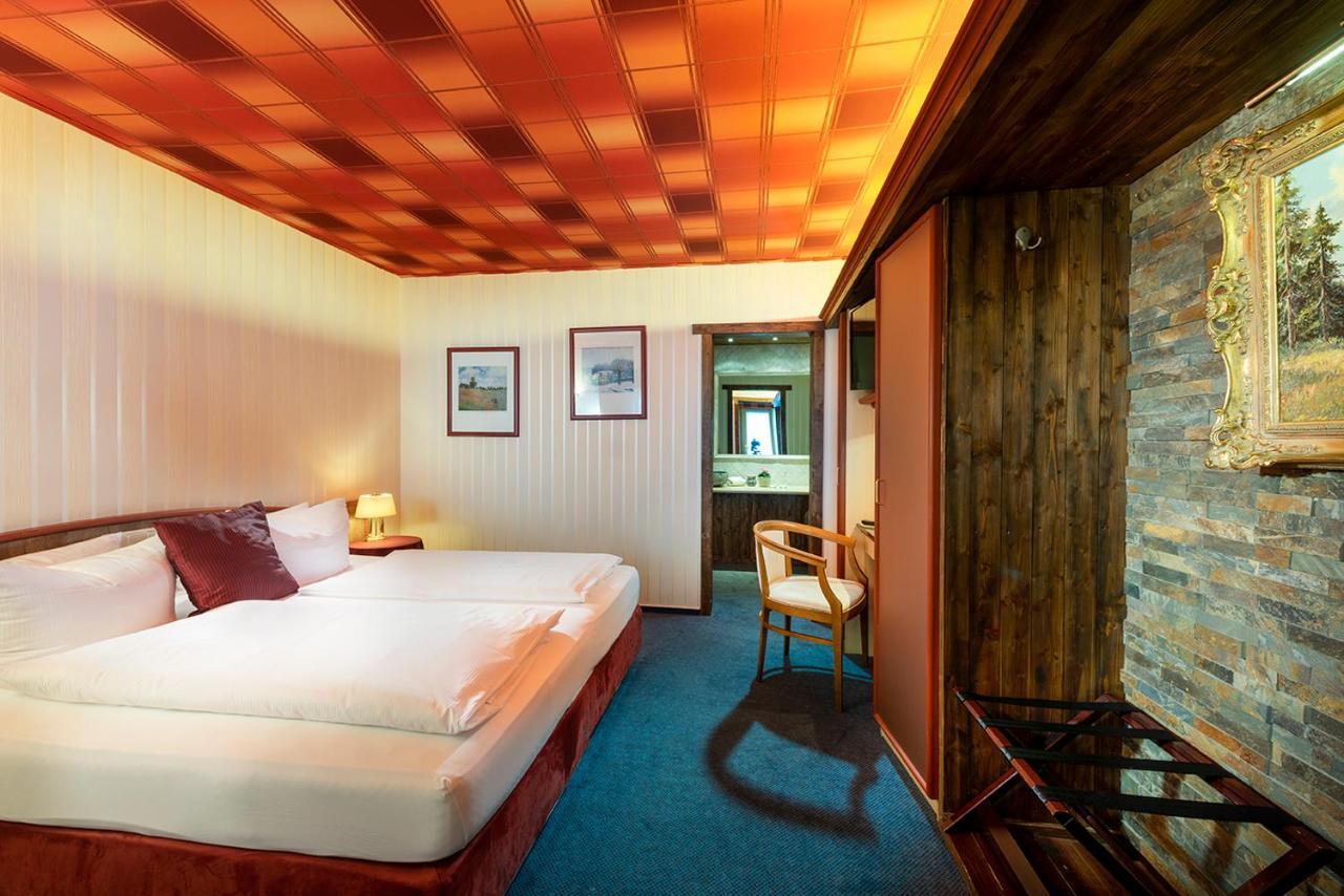 Wellnesshotel Seeschloesschen - Privat- Spa & Naturresort 센프텐베르크 외부 사진