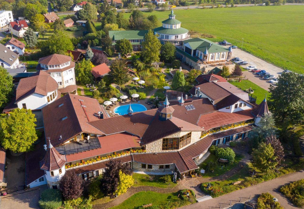 Wellnesshotel Seeschloesschen - Privat- Spa & Naturresort 센프텐베르크 외부 사진