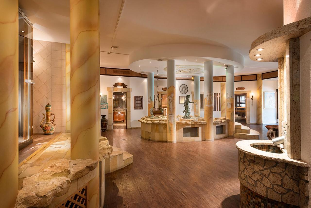 Wellnesshotel Seeschloesschen - Privat- Spa & Naturresort 센프텐베르크 외부 사진