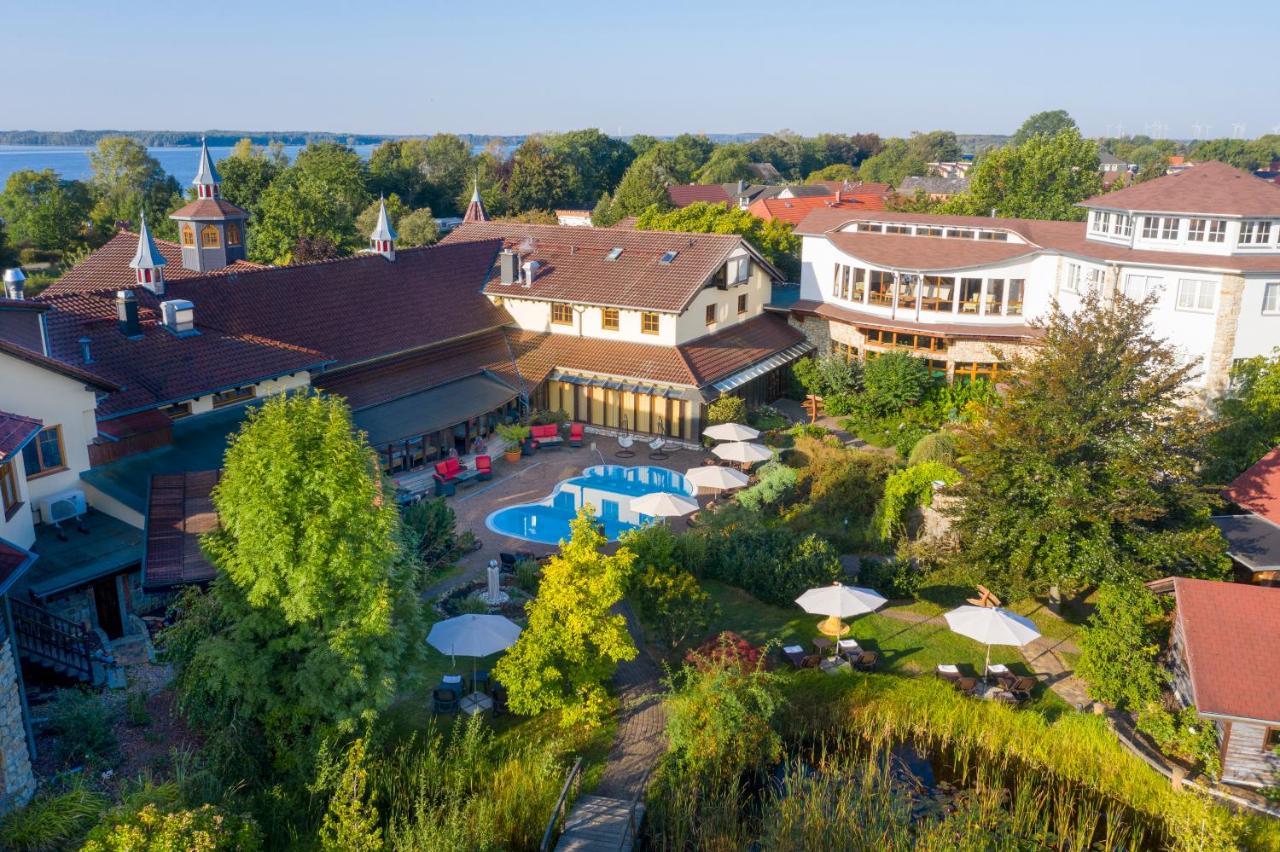 Wellnesshotel Seeschloesschen - Privat- Spa & Naturresort 센프텐베르크 외부 사진