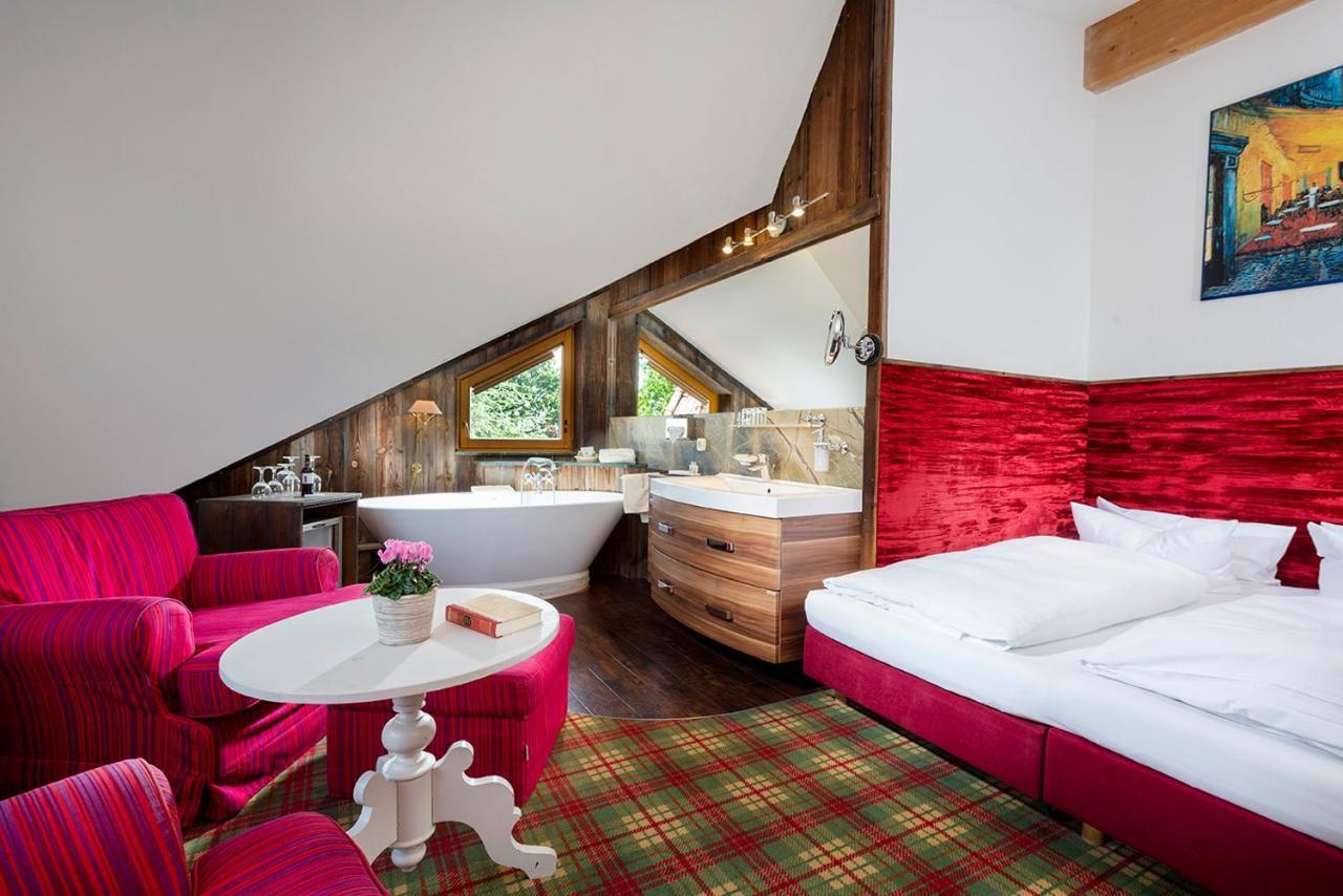 Wellnesshotel Seeschloesschen - Privat- Spa & Naturresort 센프텐베르크 외부 사진