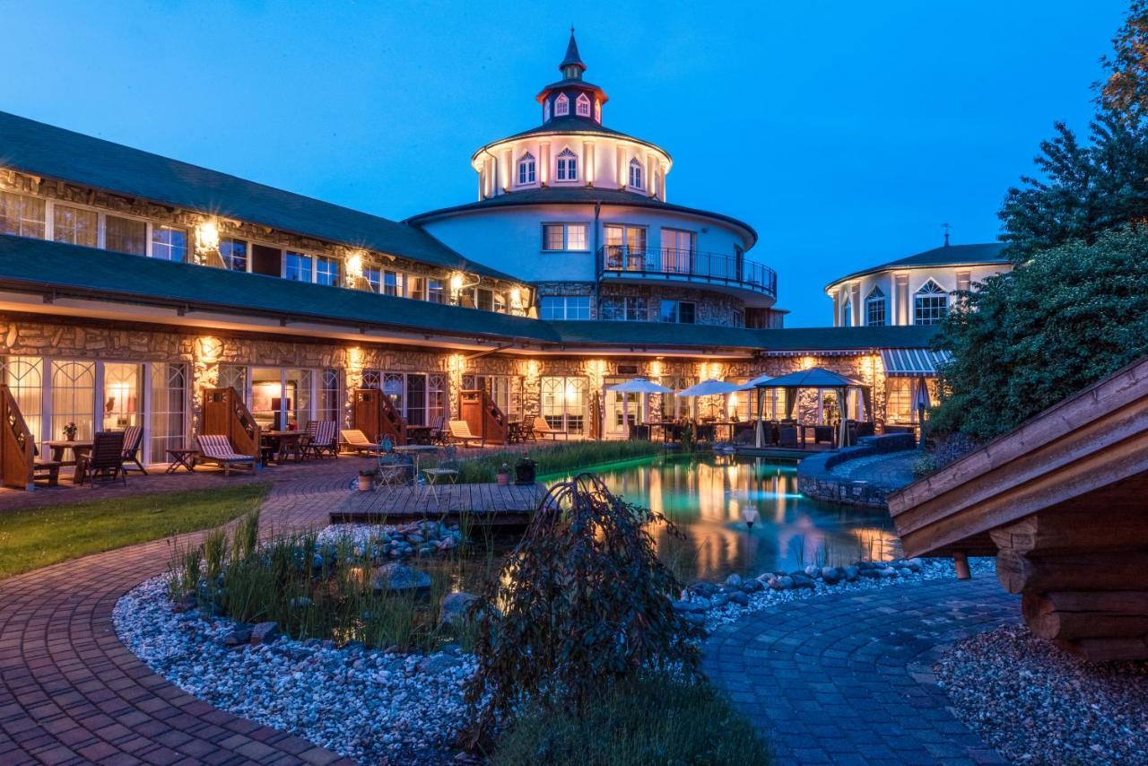 Wellnesshotel Seeschloesschen - Privat- Spa & Naturresort 센프텐베르크 외부 사진