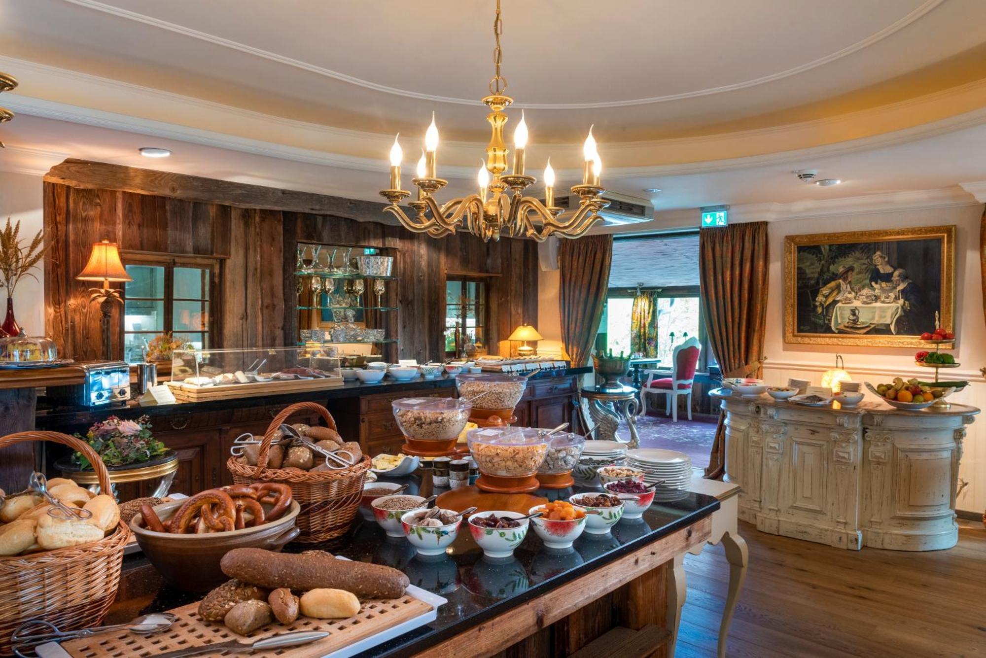 Wellnesshotel Seeschloesschen - Privat- Spa & Naturresort 센프텐베르크 외부 사진