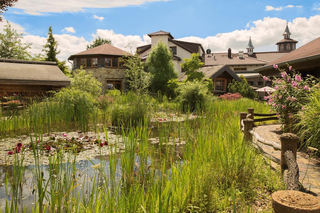 Wellnesshotel Seeschloesschen - Privat- Spa & Naturresort 센프텐베르크 외부 사진